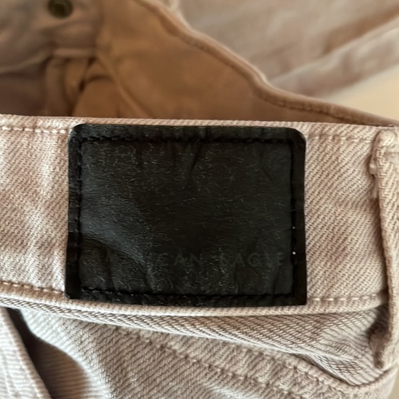 American Eagle Ripped Light Wash Jeans - Picture 3 of 3